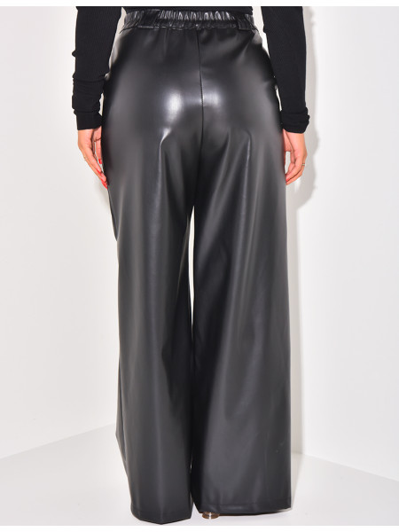 Straight-leg leatherette trousers with darts