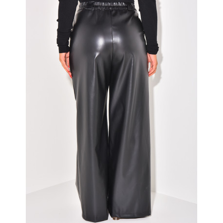 Straight-leg leatherette trousers with darts