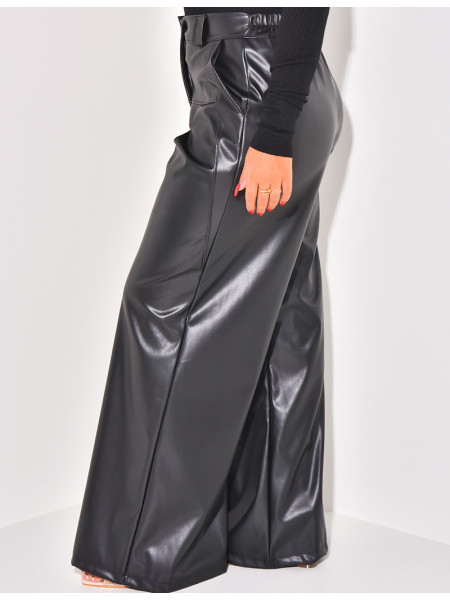 Straight-leg leatherette trousers with darts