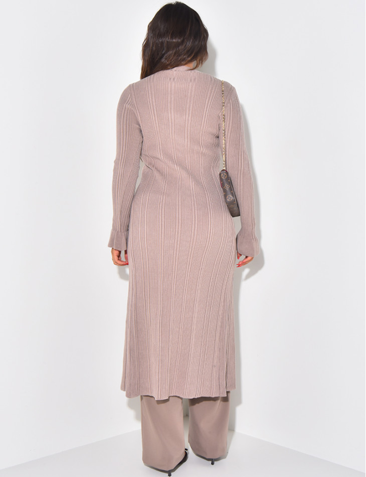 Lange Weste mit goldenen Knöpfen