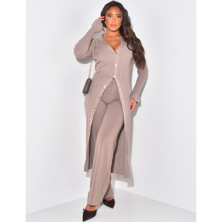 Lange Weste mit goldenen Knöpfen