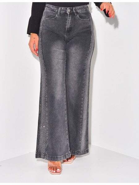 Wide-leg jeans with rhinestones on the sides