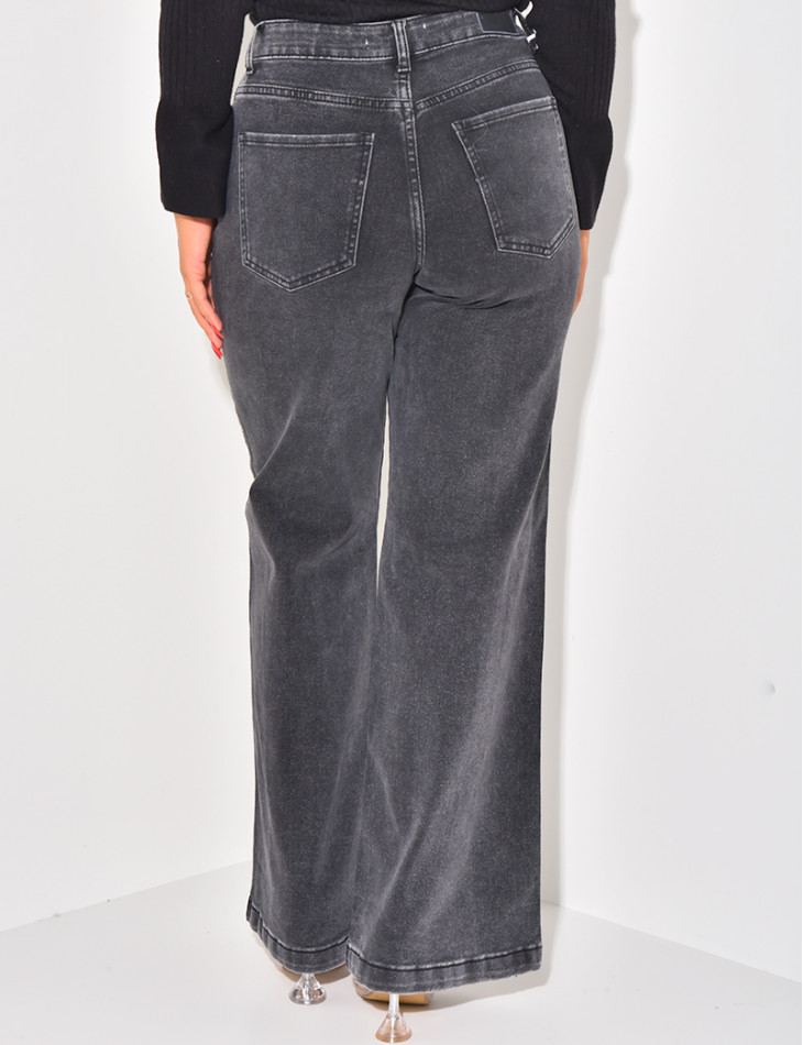 Wide-leg jeans with rhinestones on the sides