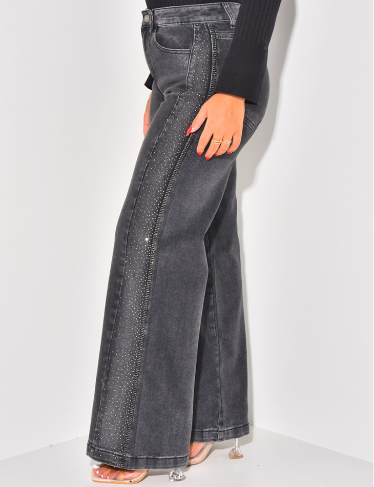 Wide-leg jeans with rhinestones on the sides