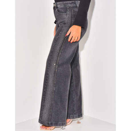 Wide-leg jeans with rhinestones on the sides