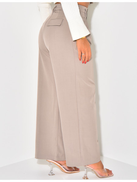 Tailored trousers with pleats