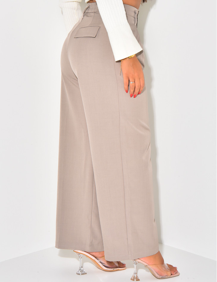 Tailored trousers with pleats