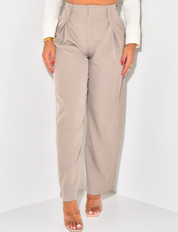 Tailored trousers with pleats