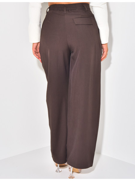Tailored trousers with pleats
