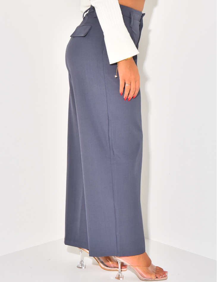 Tailored trousers with pleats