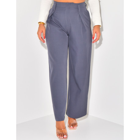 Tailored trousers with pleats