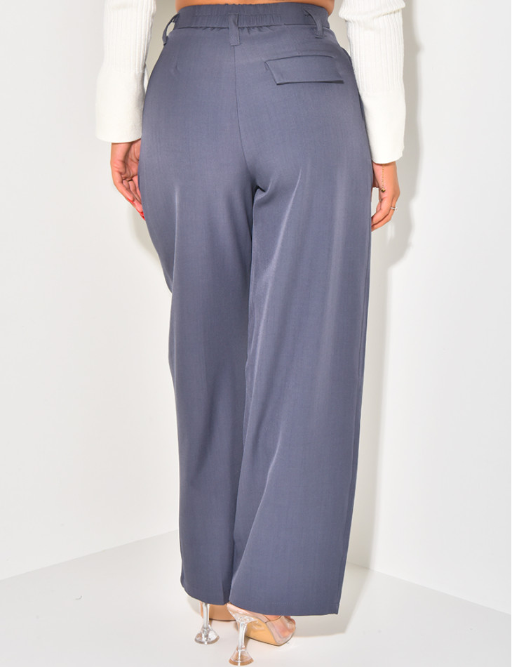 Tailored trousers with pleats