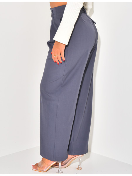 Tailored trousers with pleats