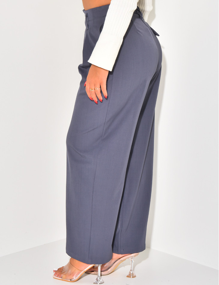 Tailored trousers with pleats