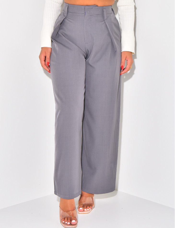 Tailored trousers with pleats