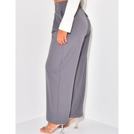 Tailored trousers with pleats