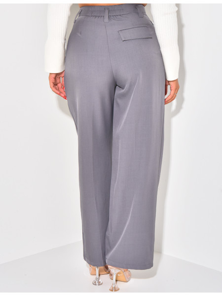 Tailored trousers with pleats