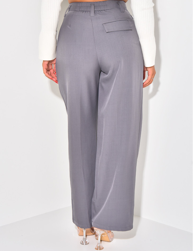 Tailored trousers with pleats