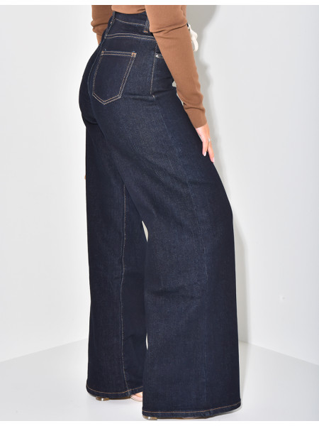 Stretchy high-waisted straight-leg jeans with laces