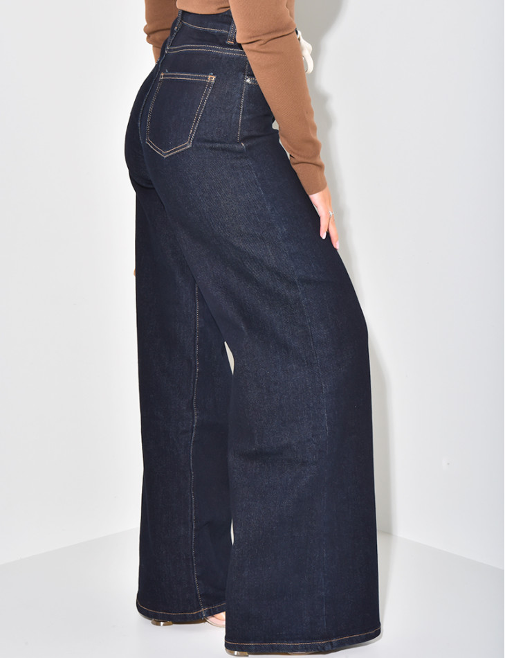 Stretchy high-waisted straight-leg jeans with laces