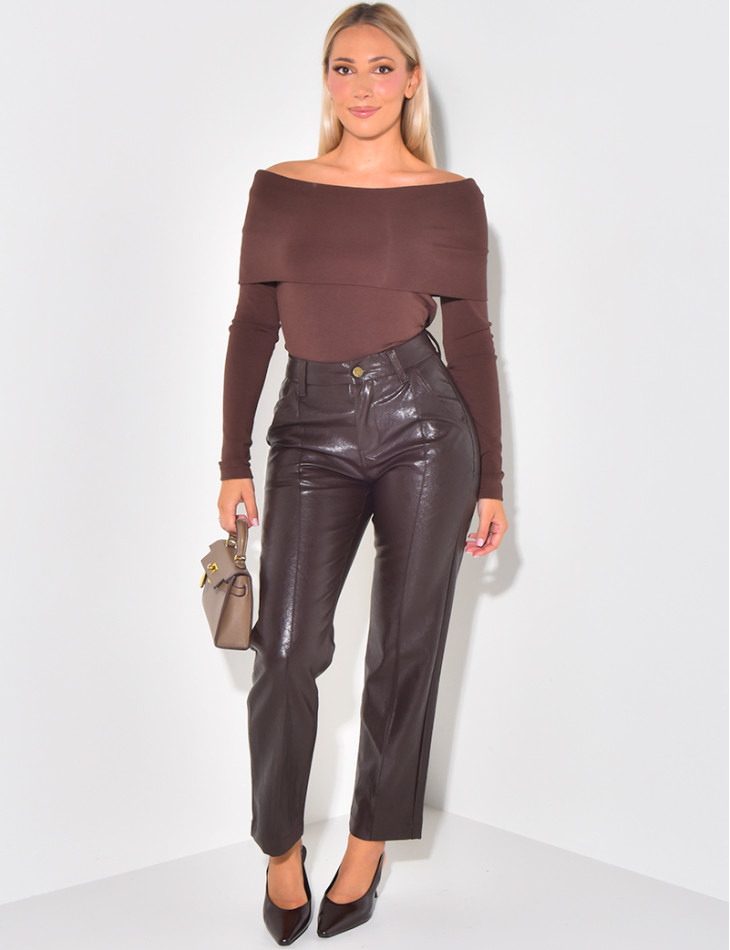 Pantalon en similicuir brillant taille haute