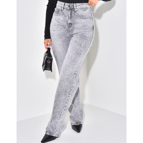 High-waisted stretchy jeans with destroy effect