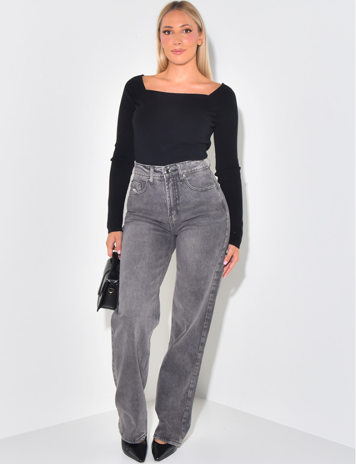 Weicher Pullover mit quadratischem Kragen ( kann auf 2 Arten getragen werden).