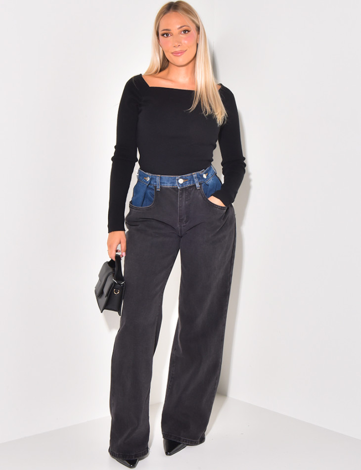 Gerade geschnittene Jeans mit kontrastierenden Jeanseinsätzen.