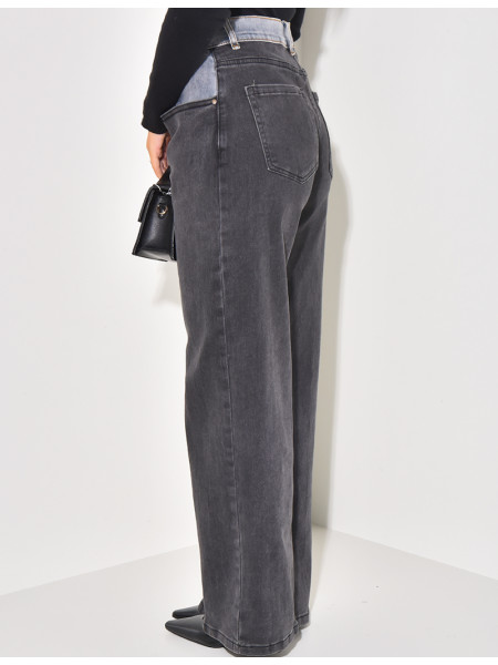 Straight-leg jeans with contrasting denim inserts