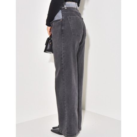 Straight-leg jeans with contrasting denim inserts