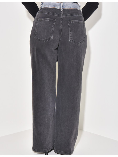Straight-leg jeans with contrasting denim inserts