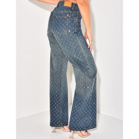 Gerade geschnittene Jeans mit Buchstaben C aus Strasssteinen.