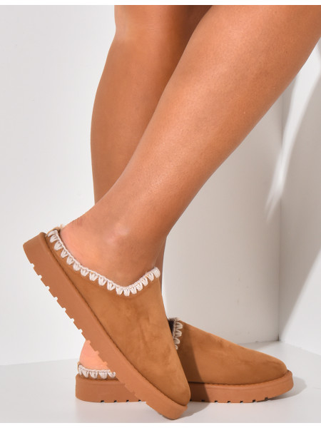 Sabot en suédine à broderie