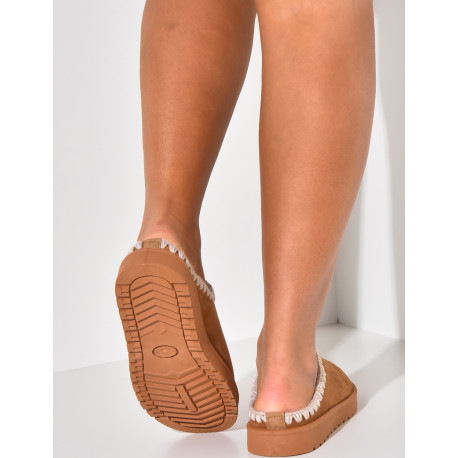 Sabot en suédine à broderie