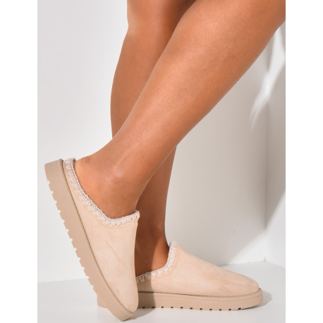 Bestickter Wildleder-Clog