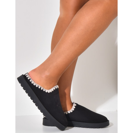 Sabot en suédine à broderie