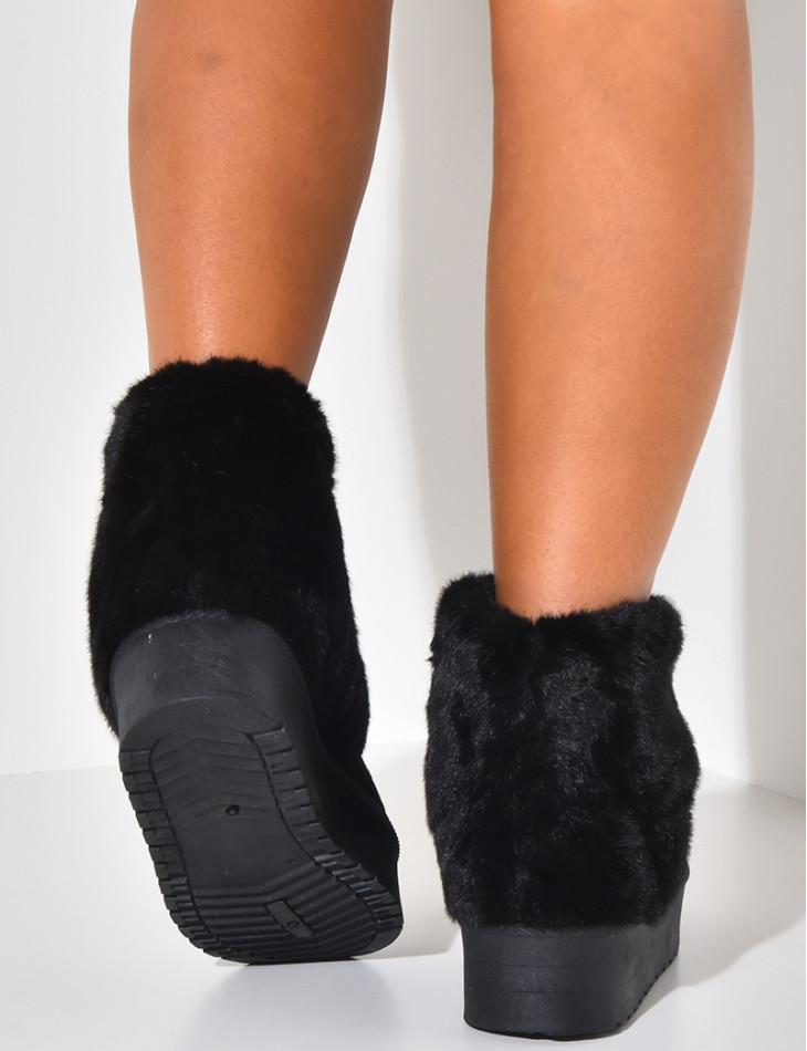 Bottines fourrées compensées à rabat en fourrure