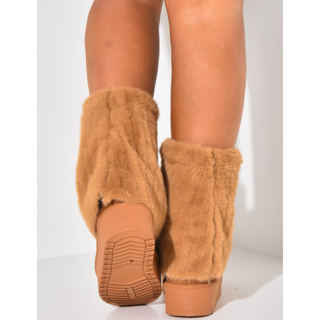 Bottines en suédine à rabat en fourrure