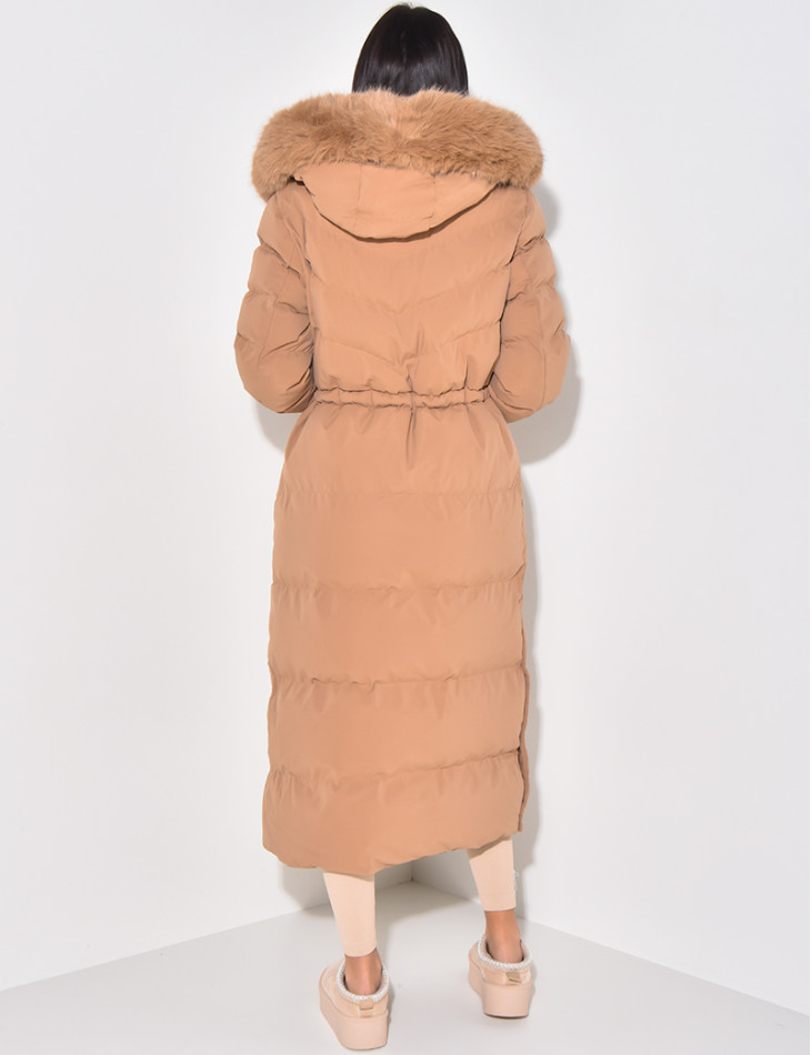 Doudoune longue à capuche fourrée