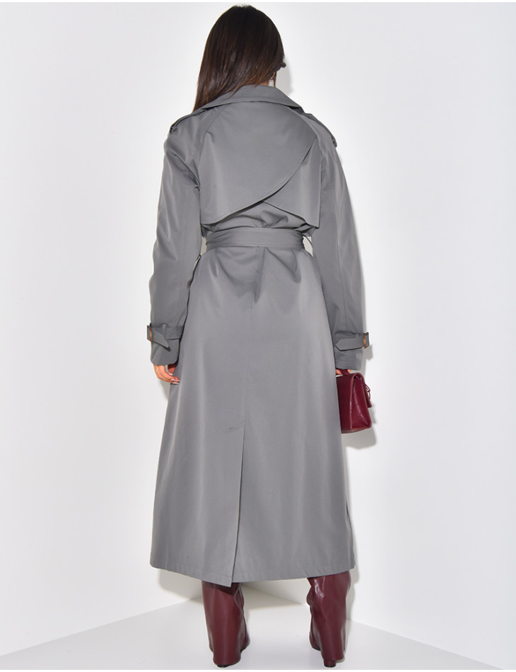 Very long trench coat to tie at the waist
