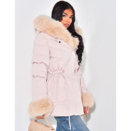 Doudoune courte à capuche en fourrure