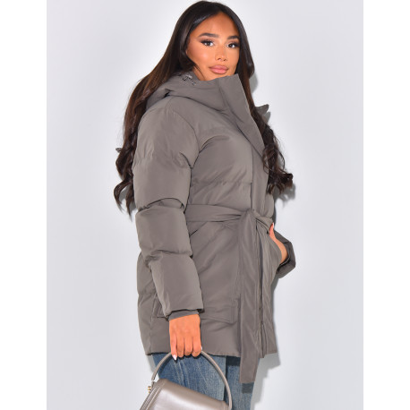 Doudoune courte cintrée à capuche
