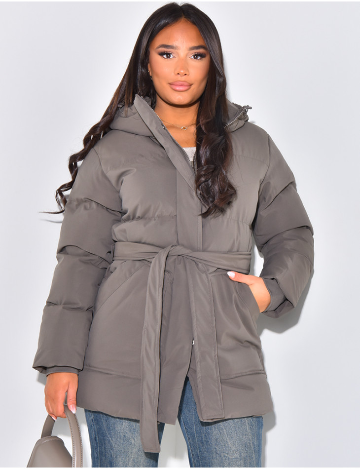 Doudoune courte cintrée à capuche