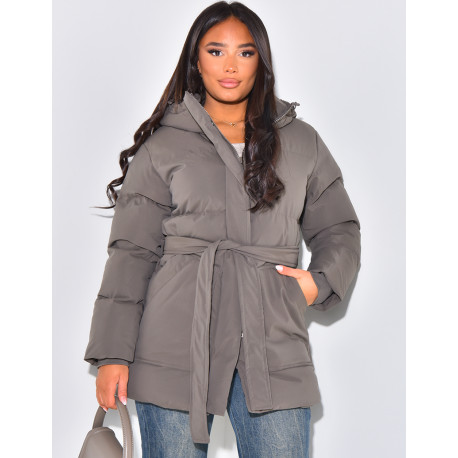 Doudoune courte cintrée à capuche