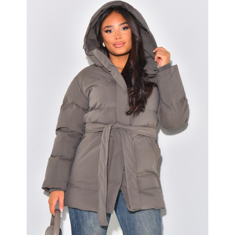 Doudoune courte cintrée à capuche