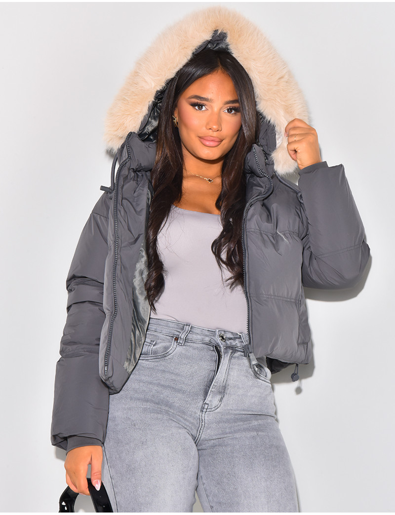 Doudoune courte à capuche en fourrure