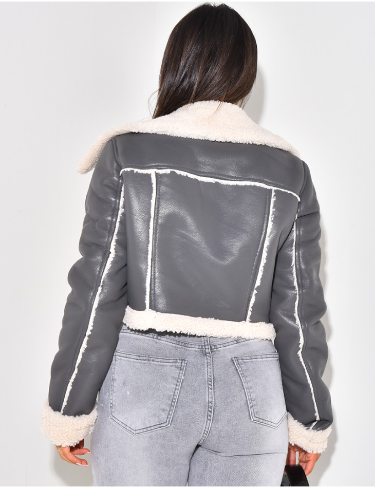 Kurze Bomberjacke mit Schaffellfutter