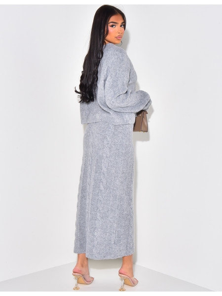 Set aus Rock und kurzem Pullover aus geflochtener Wolle.