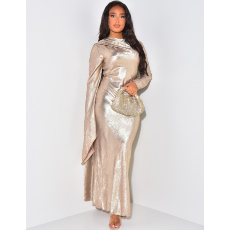 Robe longue près du corps à col ornée d'un foulard