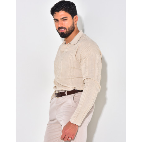 Pull fin à col et motifs